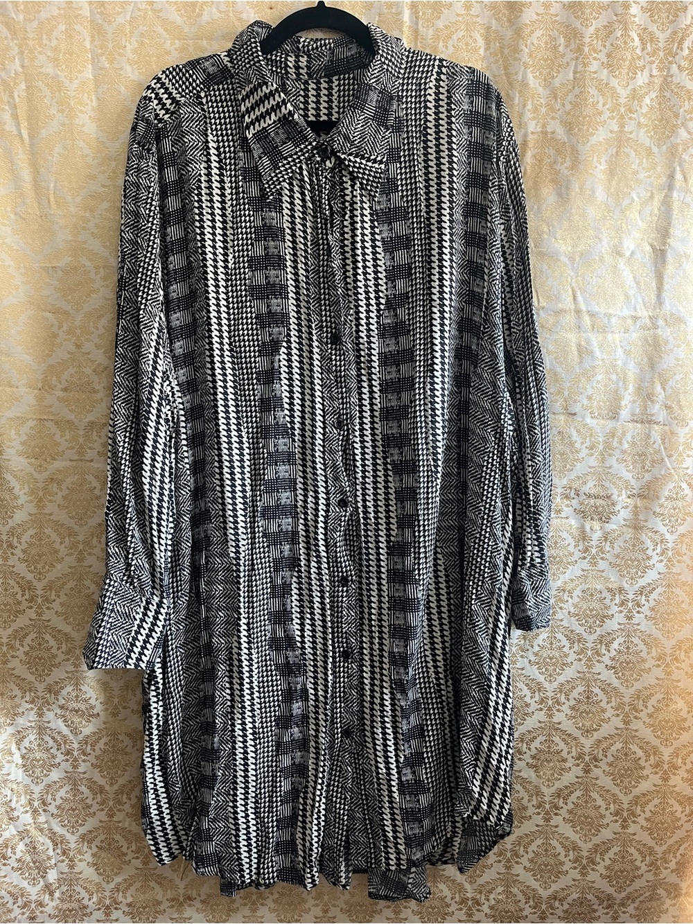 Fashion Nova Black & White Striped Pattern Button-Down Shirt Dress